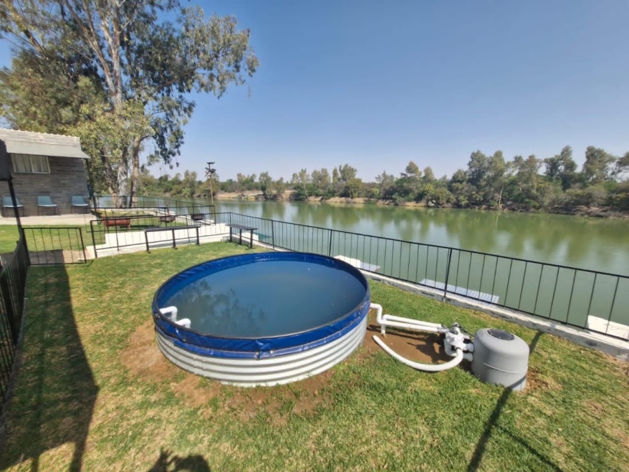  Bedroom Property for Sale in Bloemhof North West